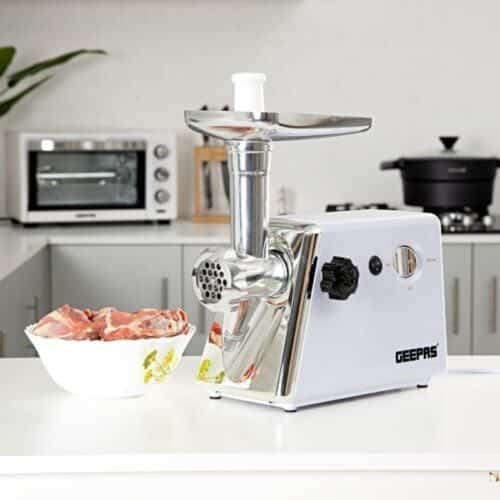 Geepas GMG746 1600W Meat Grinder - Image 3