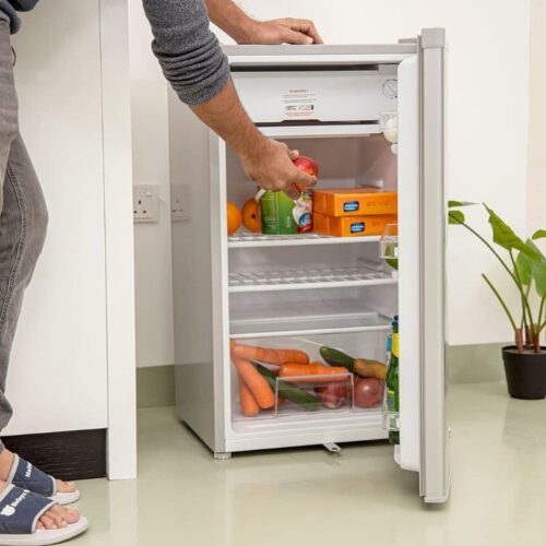 Geepas GRF119SPE-100L Direct Cool Refrigerator